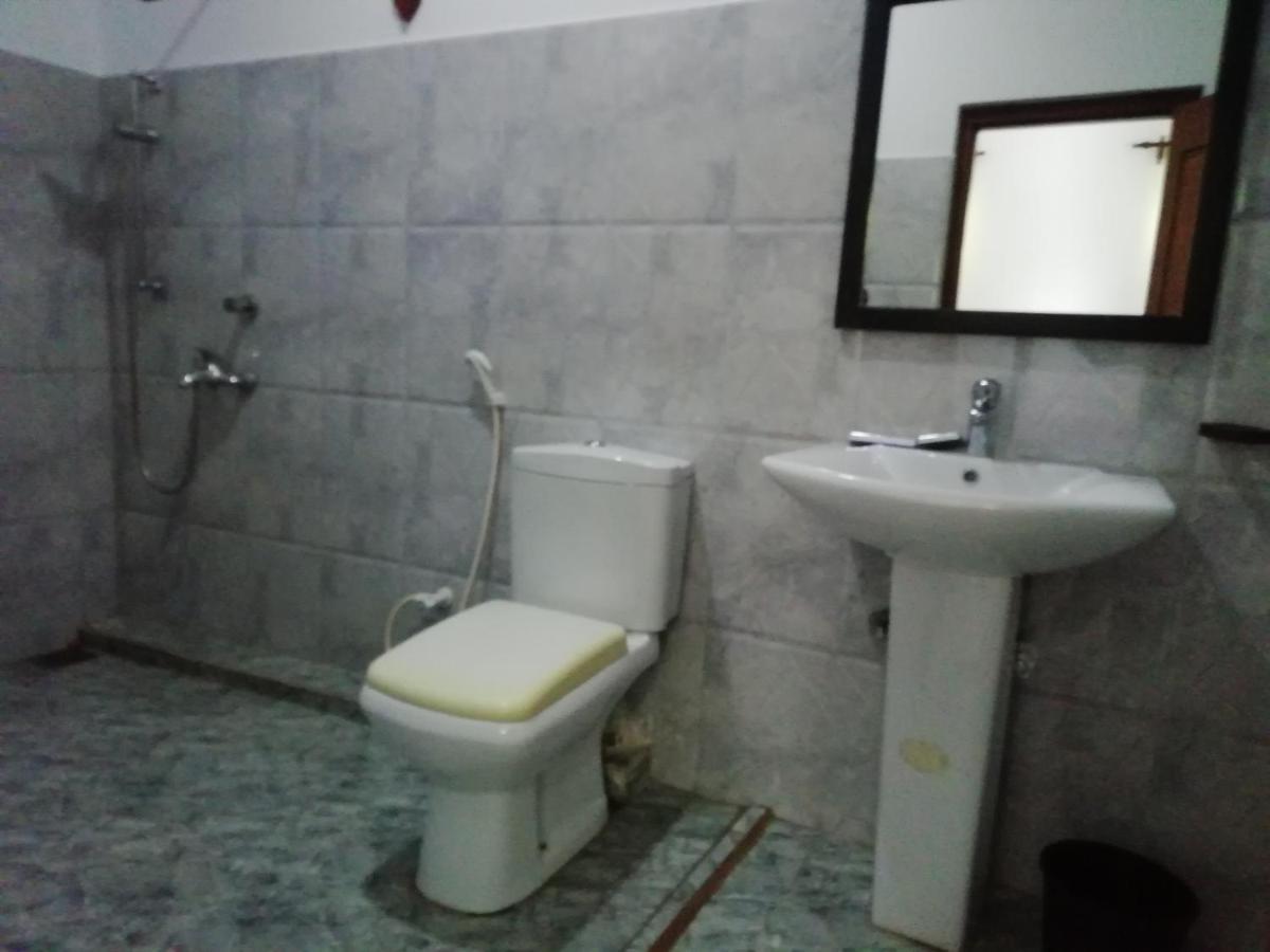 White Baby Hotel Hikkaduwa Exterior photo